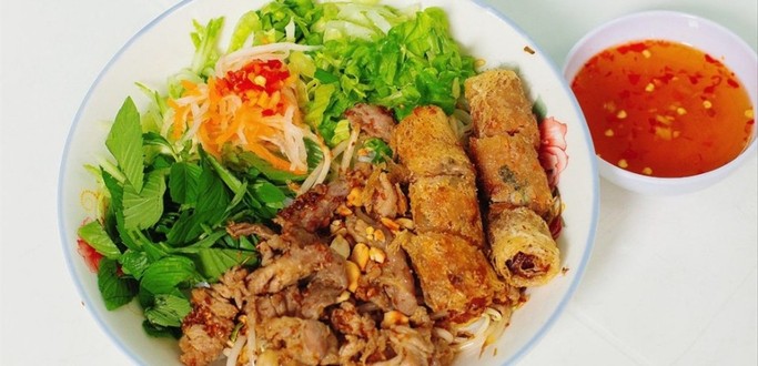 Bún Thái Hồ Thị Kỷ