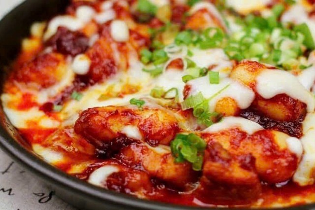 Tokpokki, Gà Phômai & Mì Ý - Bạch Đằng