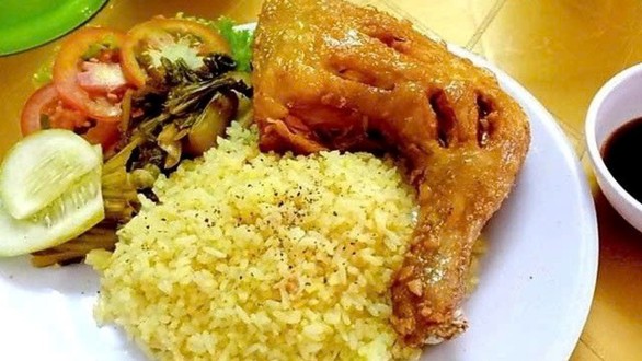 Cơm Gà Xối Mỡ Chị Tống - Lê Văn Thọ