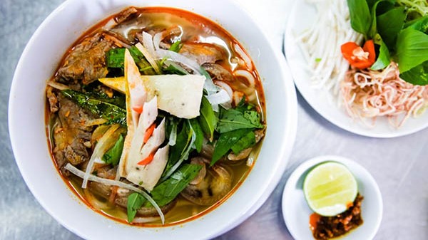 Bún Bò Huế O Phượng - Chung Cư K300