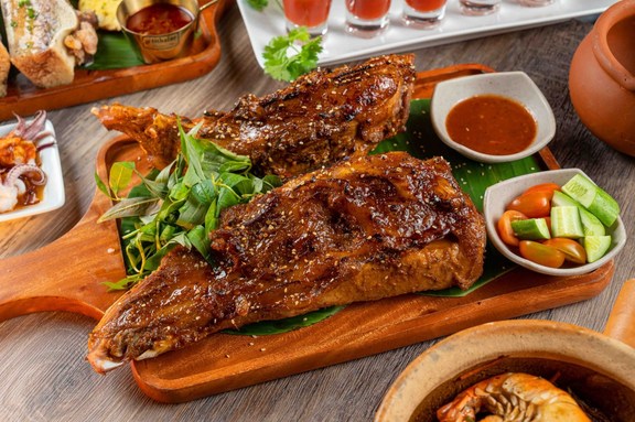 Bế Bistro - Bến Vân Đồn