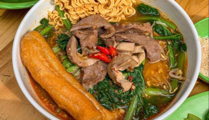 Ẩm Thực Phố Cổ - Xôi Gà Nấm, Bánh Mì Bò Kho & Mỳ Tim Cật Chua Cay - 430 Khương Đình