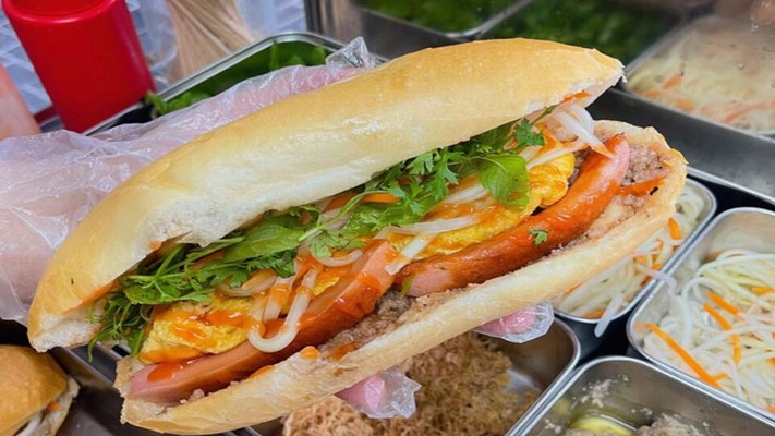 Bánh Mỳ, Xôi & Mỳ Xào Trộn - Gấu Pig Food