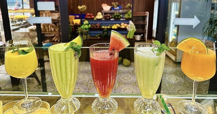 Ăn Vặt Cô Oanh - 7 Ngõ 260 Đường Ga