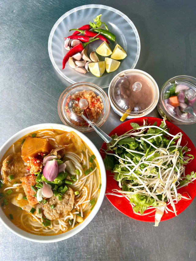 Bún Chả Cá & Bún Thịt Nướng - Thảo Nhi