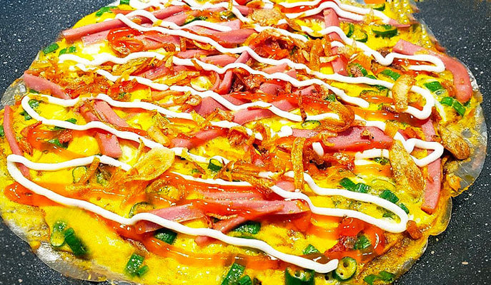 Ăn Vặt Sáu Lượng - Bánh Tráng Nướng, Trứng Nướng & Chân Gà Sốt Thái