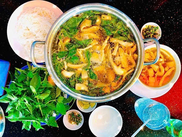Lẩu Gà Lá É Phú Yên Quán - Trần Quốc Toản