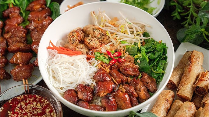 Bún Thịt Nướng Hồ Con Rùa