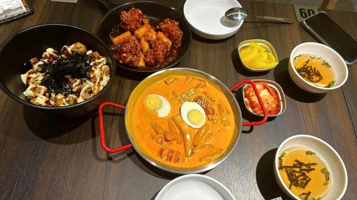 Tê Tê Kimbap, Cơm Cuộn & Đồ Ăn Hàn Quốc - Văn Cao