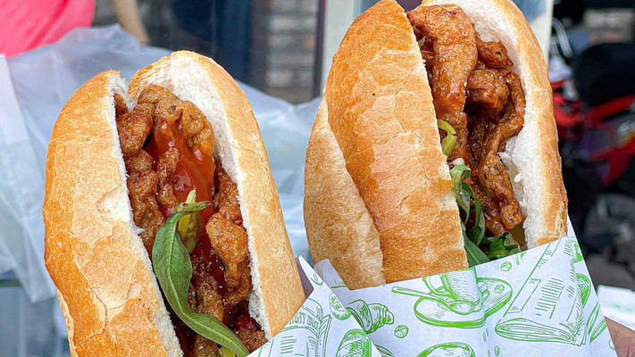 Bánh Mì Chả Cá Cô Hoa - 41 Đường 30 Tháng 4