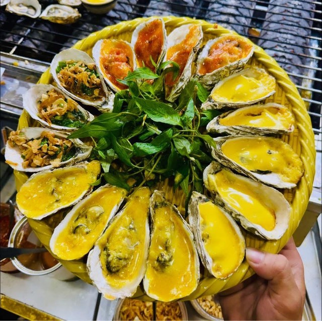 Hàu Ngon 5KA Quán - Sân Vận Động