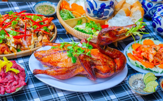 Tiệm Ăn Hương Xưa - Cơm Gà & Cơm Sườn