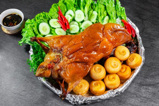 Lò Quay Long Hải - Vịt Quay Tì Bà Da Giòn Tứ Vị, Vịt Quay Bắc Kinh & Heo Quay