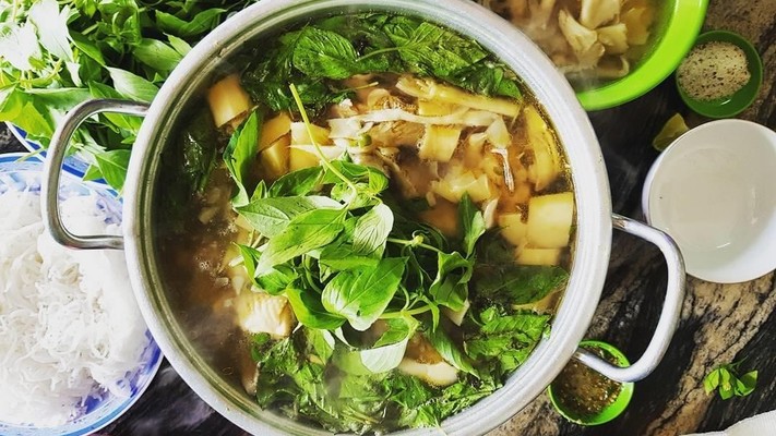 Lẩu Gà Lá É Nhà Mình - Quận 12