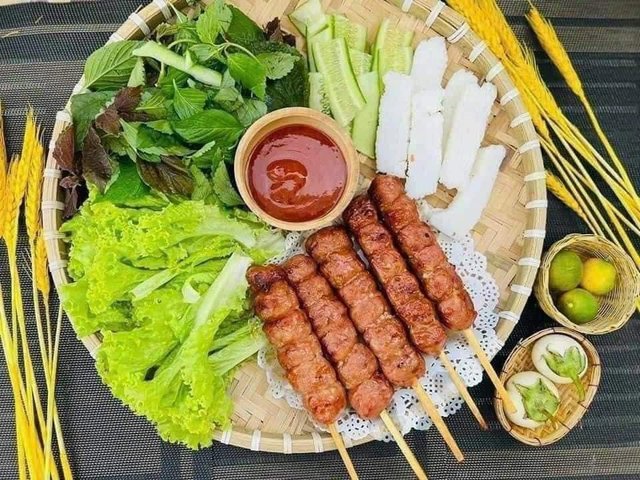 Đặc Sản Đà Nẵng - Bánh Tráng Cuốn Thịt Heo - Hoàng Diệu 2
