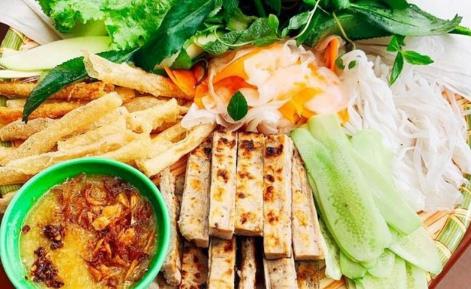 Cô Ba - Nem Nướng Nha Trang - Lê Lai
