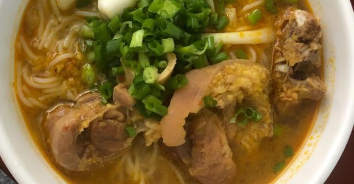 Bún Bò, Mì Quảng & Phở Khô Gia Lai - Quán Hoa 49