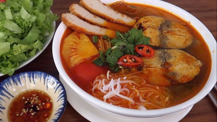 Bánh Mì Chả Cá Nguyên Chất & Mì Xào - Phạm Ngũ Lão