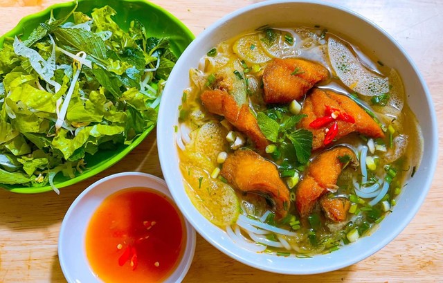 Góc Phố Hà Thành - Bánh Đa Cua, Bún Cá Cay & Bún Riêu Cua - 21 Nguyễn Hữu Thọ