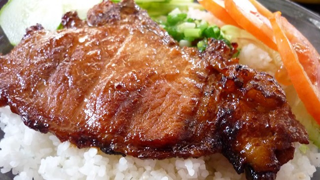 Cơm Tấm Sườn Nướng Sài Gòn - Trung