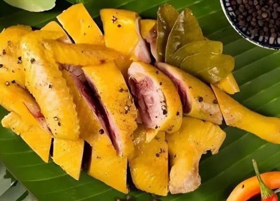 Tiệm Gà Luộc Trần Cung - Xuân La