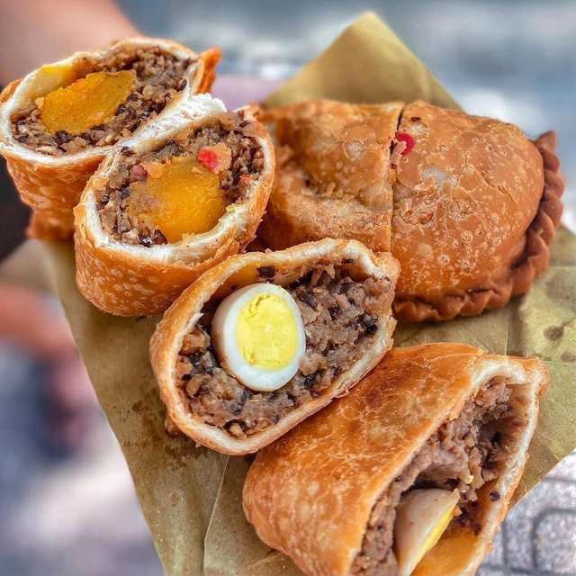 BÁNH XẾP THẢO TRẦN BỘI CƠ (BÁNH QUAI VẠC)  & MÌ BÒ ĐÀI LOAN