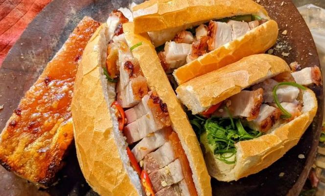 Bánh Mì Heo Quay A Huy