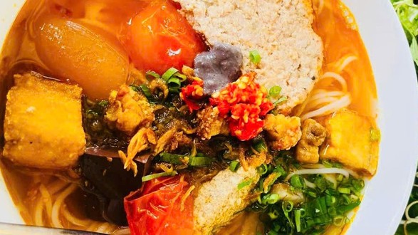 Bún Riêu Đỏ Daklak - Lê Quảng Chí