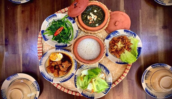 Cơm Mẹt 3 Cô - Nguyễn Công Trứ