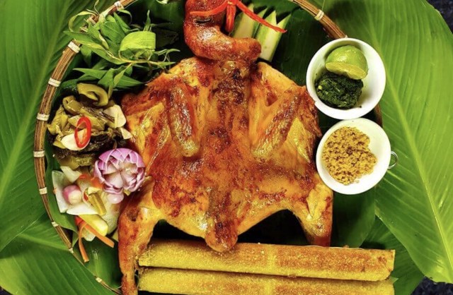 Gà Nướng Cơm Lam & Bánh Bao - 26 Vũ Tùng