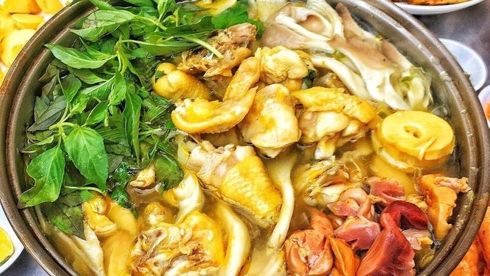 Lẩu Gà Nhà Út - Gà Tiềm Ớt Hiểm & Gà Lá Giang