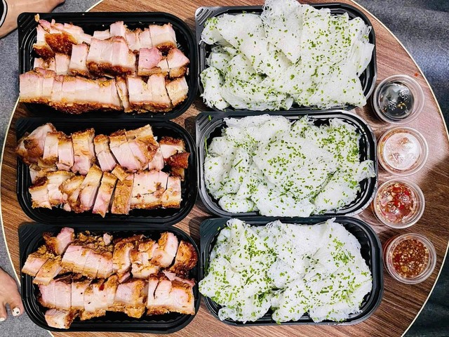 Heo Quay Bánh Hỏi Tư Tư