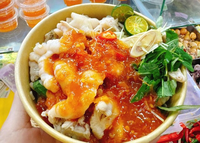 76 Food - Chân Gà Sốt Thái - Hùng Vương