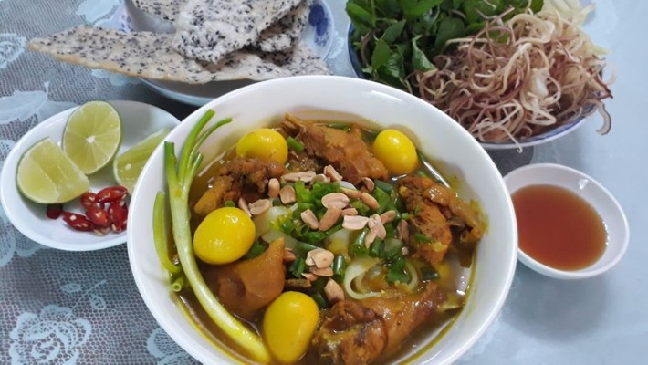 Bếp Ăn Đà Nẵng - Chuyên Mỳ Quảng, Bánh Tráng Cuốn Thịt Luộc Mắm Mêm & Bánh Canh Chả Cá