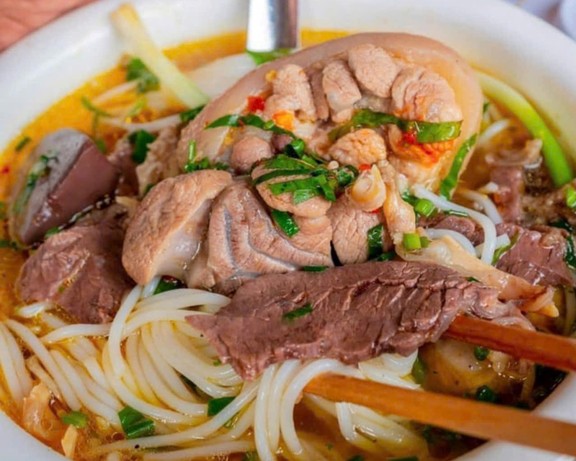 Bún Bò Hạt Dẻ