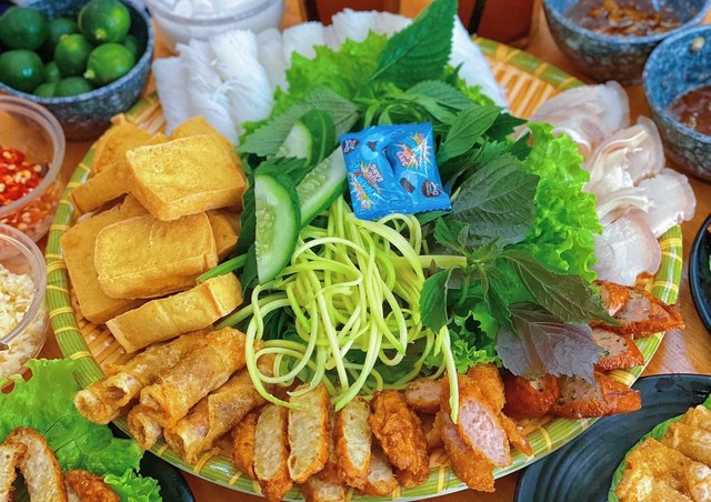 Bún Đậu Mắm Tôm Chang Chang - 10 Bà Triệu