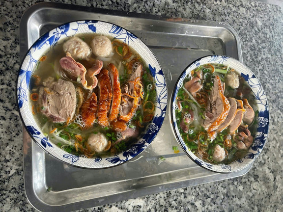 Hủ Tiếu Dê Hùng Lan