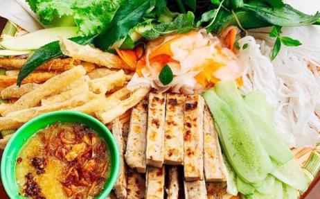 Cô Ba - Nem Nướng Nha Trang - Văn Khê