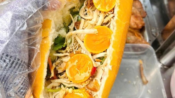 Bánh Mì Lạ Lắm - Phạm Tung