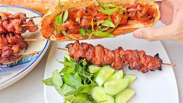 Bánh Mì & Thịt Xiên Nướng Chị Bình
