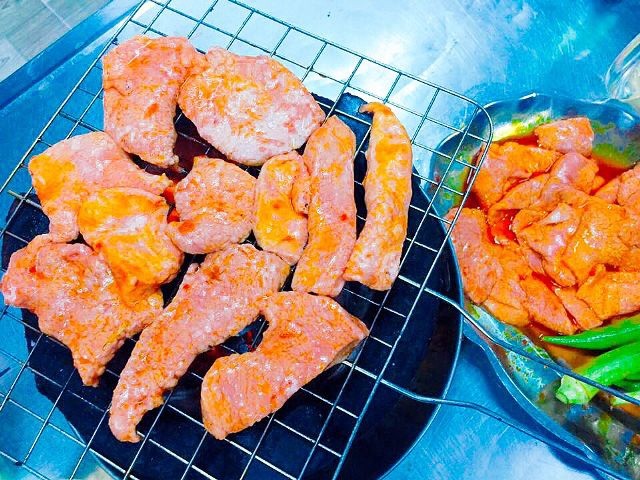 Vú Heo Ướp Sẵn & Thực Phẩm Đông Lạnh Thư Food - Hoa Thị