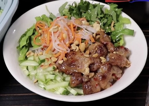 Bún Trộn Cây Sung - 15 Lương Văn Can