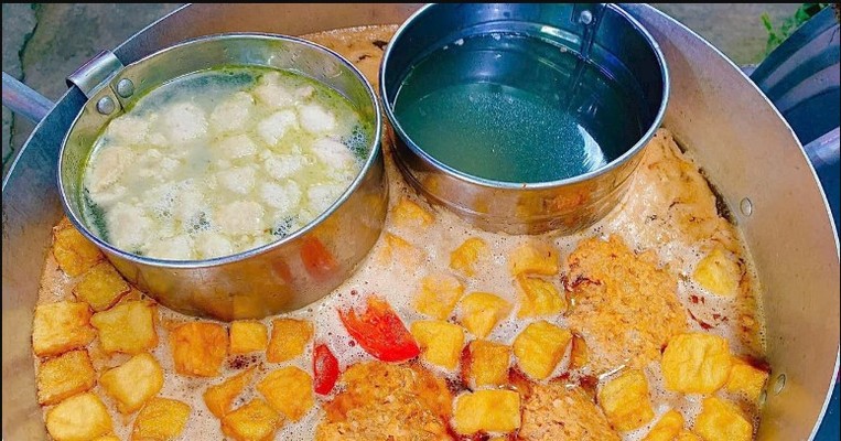 BÚN RIÊU ĐÊM & ĐỒ ĂN ĐÊM - TIỆM TRÀ NHI NƠ - TAM HIỆP