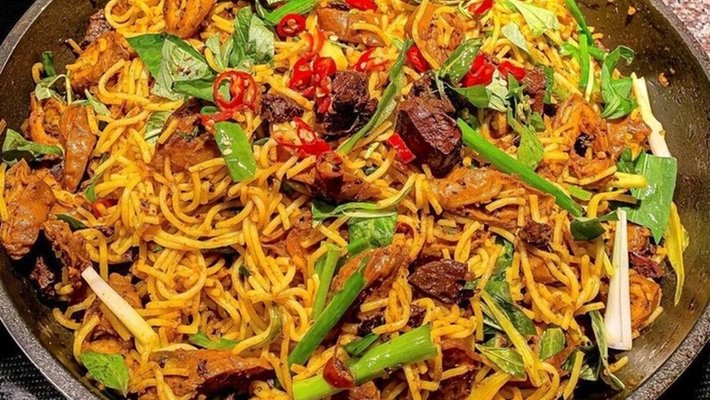 Bún Lòng Xào Nghệ & Mì Trộn - Win’s Kitchen