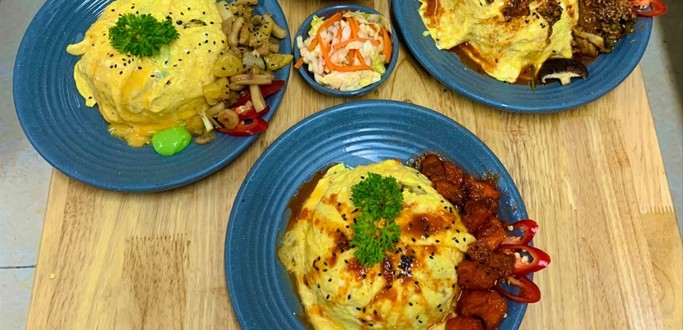 A Chảy - Cơm Phủ Trứng Healthy & Cơm Tôm Salad Gạo Lứt