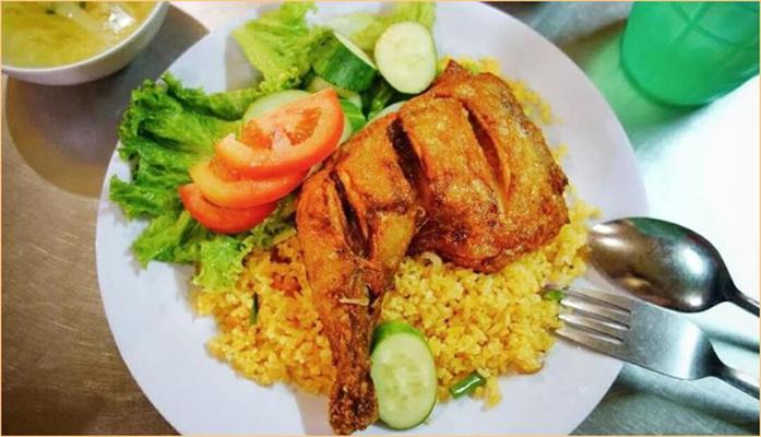 Quán Phúc Ký - Cơm Gà Xối Mỡ & Mì Xào - Phú Lợi