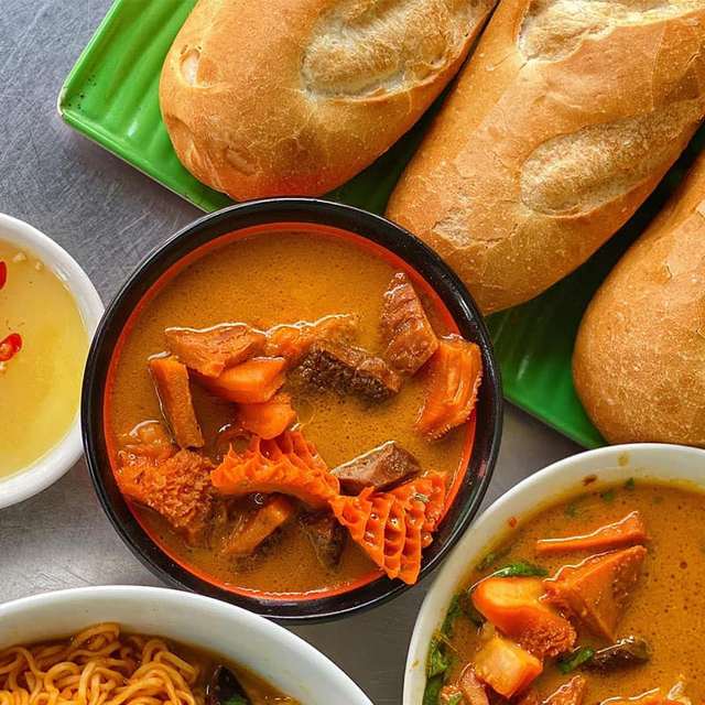 Phá Lấu Bò Sài Gòn - Bích Khê