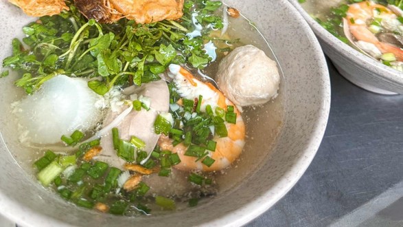 Bún Mì Vàng Akeeng - Tôn Thất Hiệp