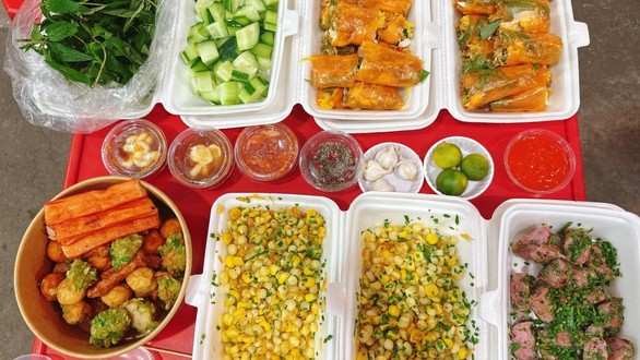 Ăn Vặt Sáu Lượng - 253 Hùng Vương