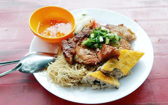 Cơm Tấm Út Chiến - Lê Hồng Phong